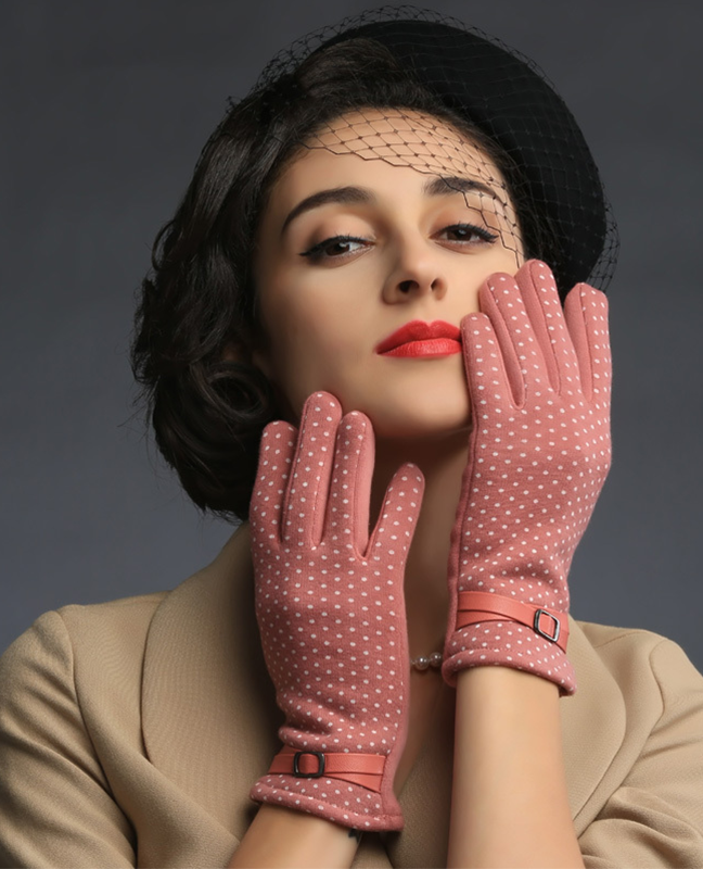 Plush Houndstooth Glove Plush Houndstooth Glove